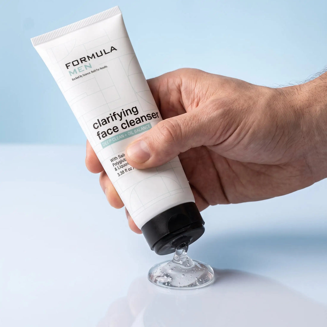 Why Low-Foam Cleansers Are Better for Oily Skin ?